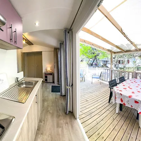 Campsite 3 Bedroom De Pujol - Joycasa